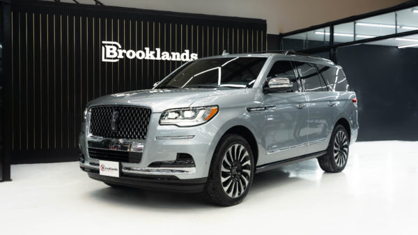 Lincoln Navigator for rent in Dubai