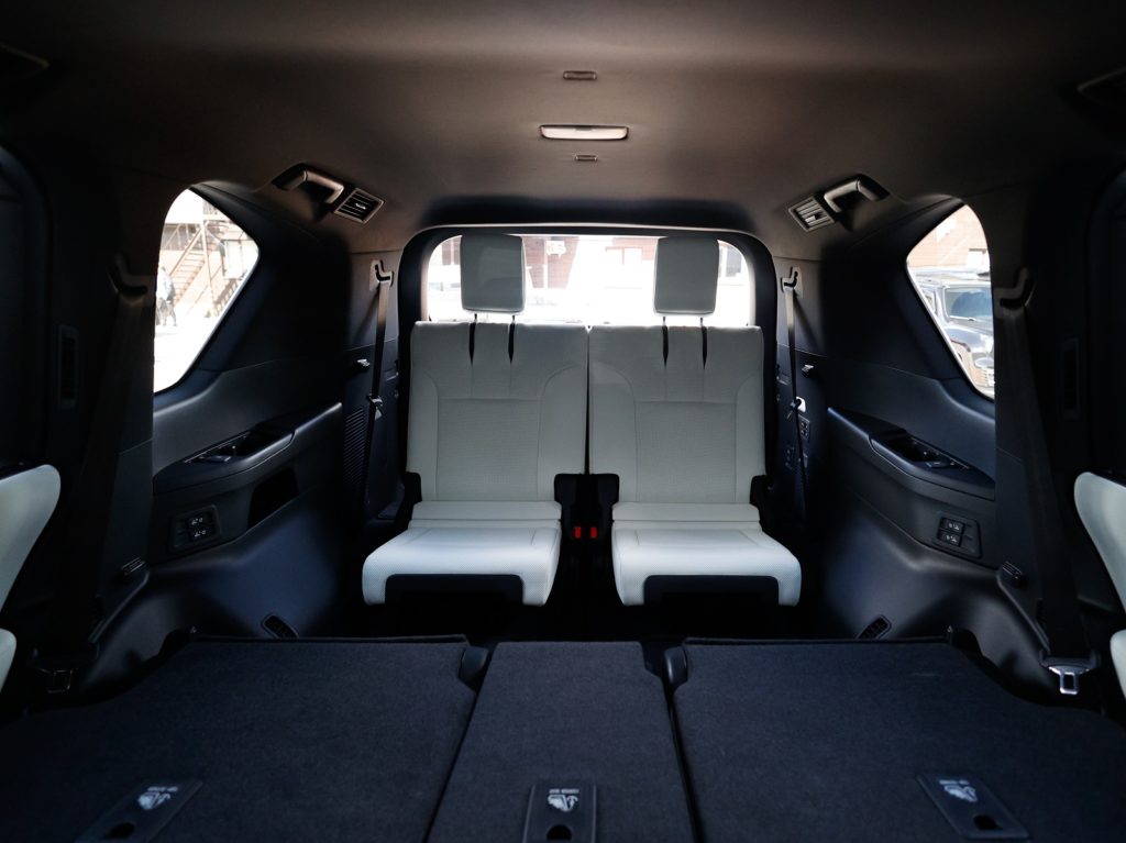 Lexus LX600