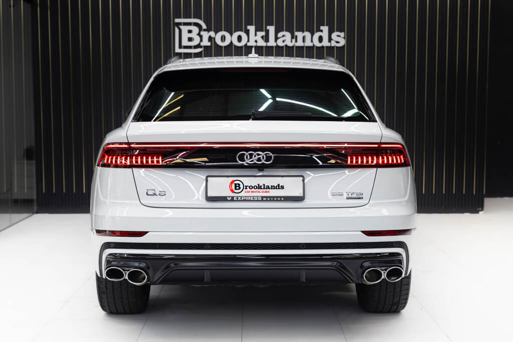 Audi Q8 White