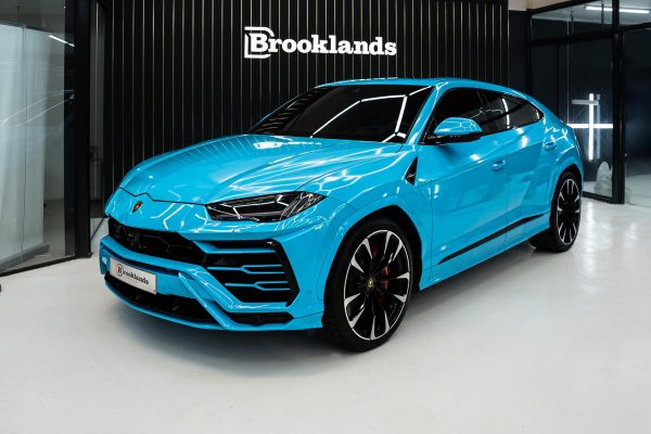 Lamborghini Urus Blue