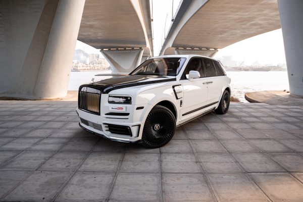 Rolls Royce Cullinan Black Badge White