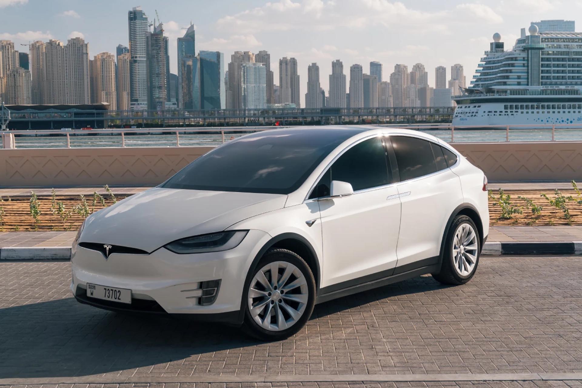 TESLA MODEL X