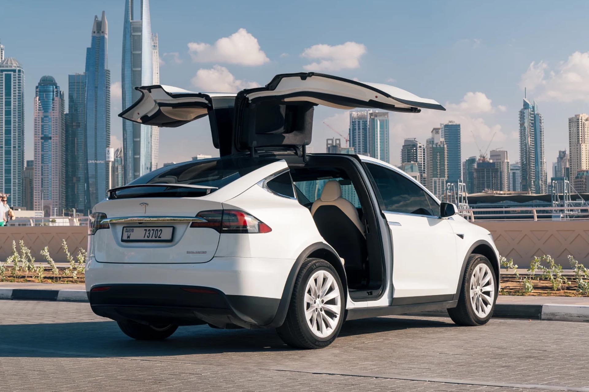 TESLA MODEL X