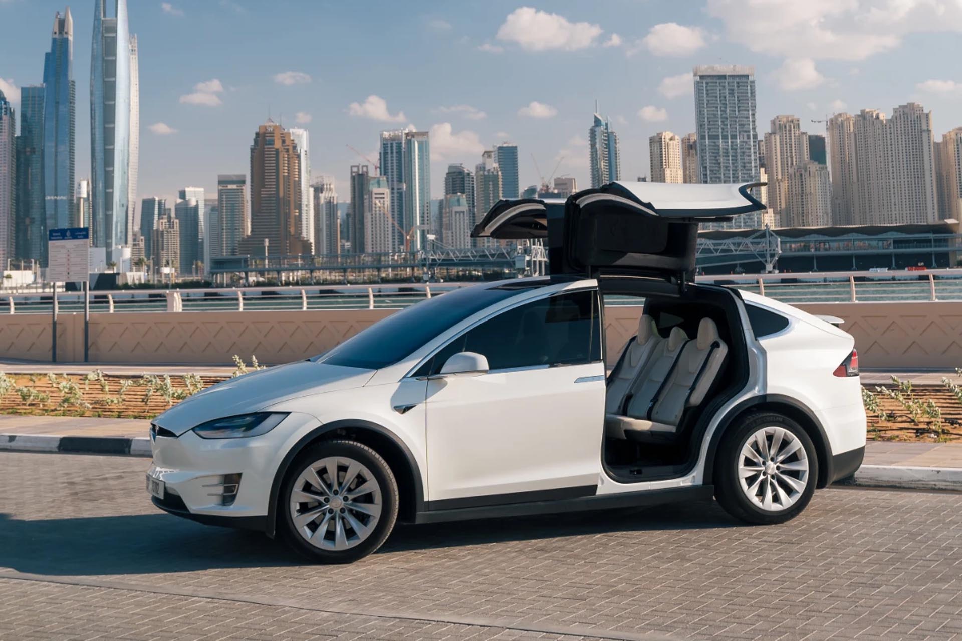 TESLA MODEL X