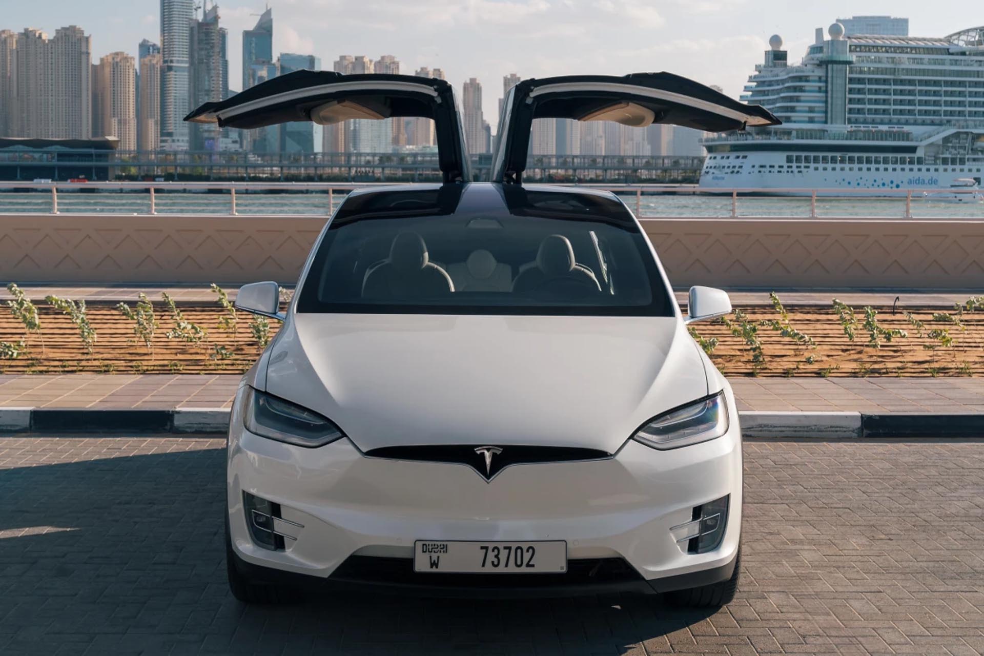TESLA MODEL X