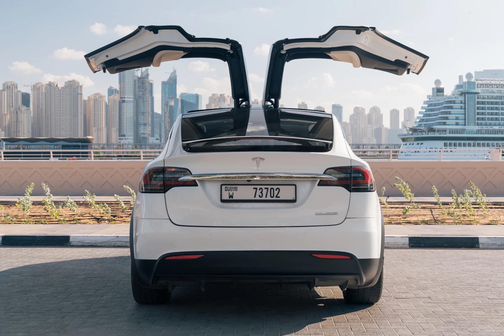 TESLA MODEL X