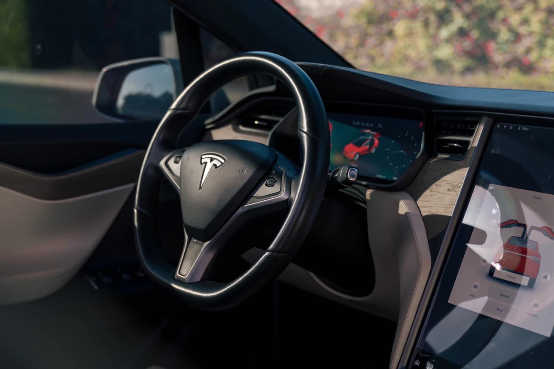 TESLA MODEL X