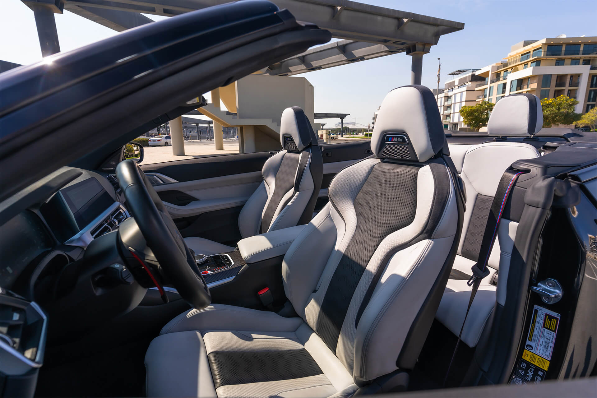 BMW M4 Competition Convertible Tanzanite Blue