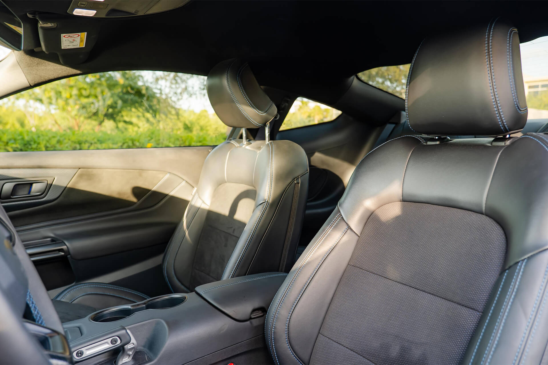 Ford Mustang Dark Horse White