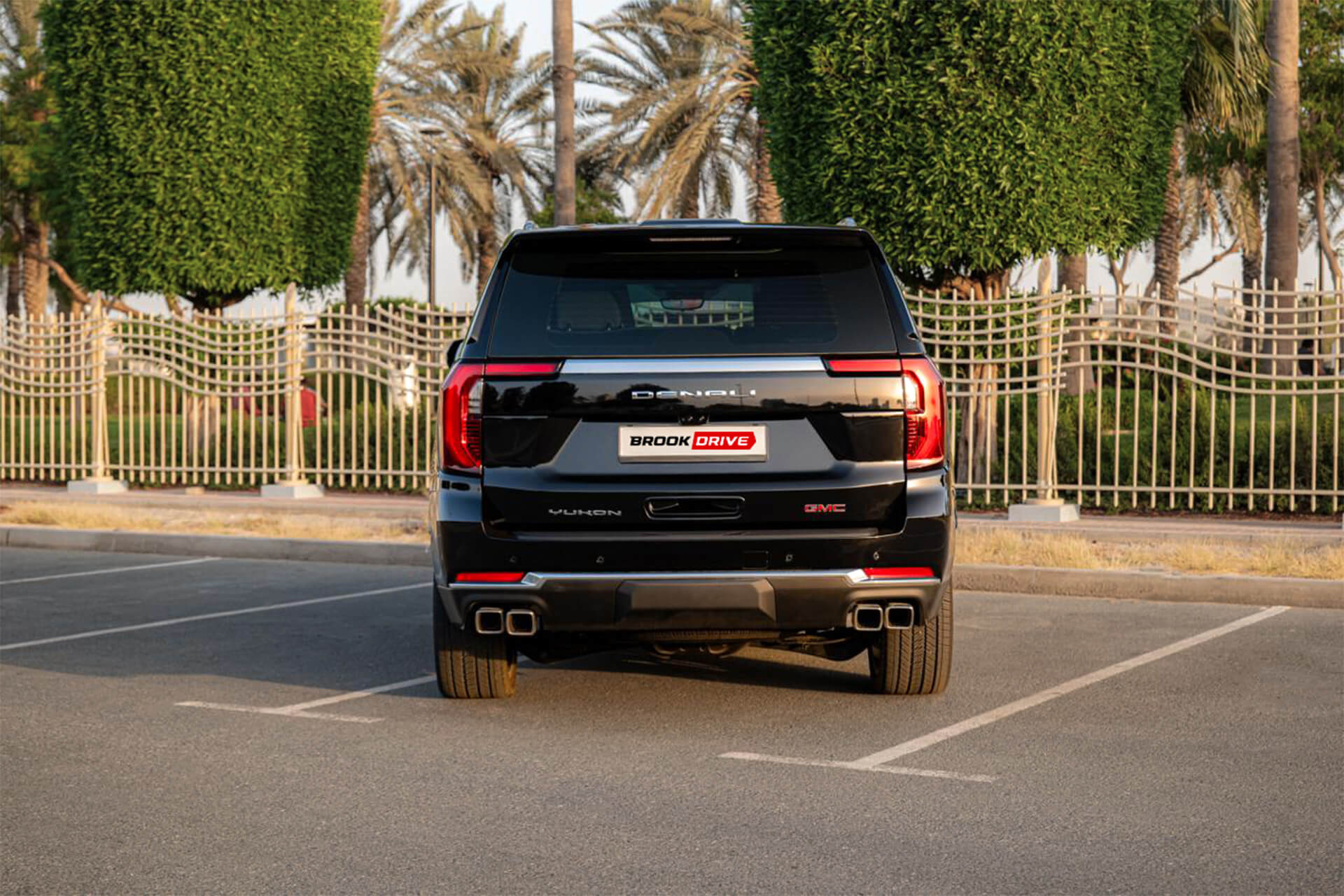 GMC Yukon Denali Black