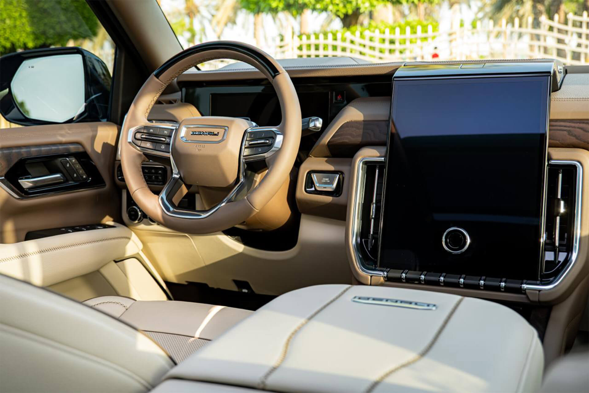 GMC Yukon Denali Black