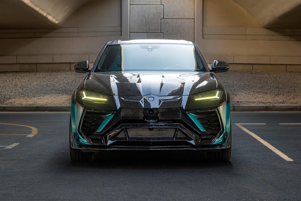 Lamborghini Urus Mansory Turquoise to Black Gradient