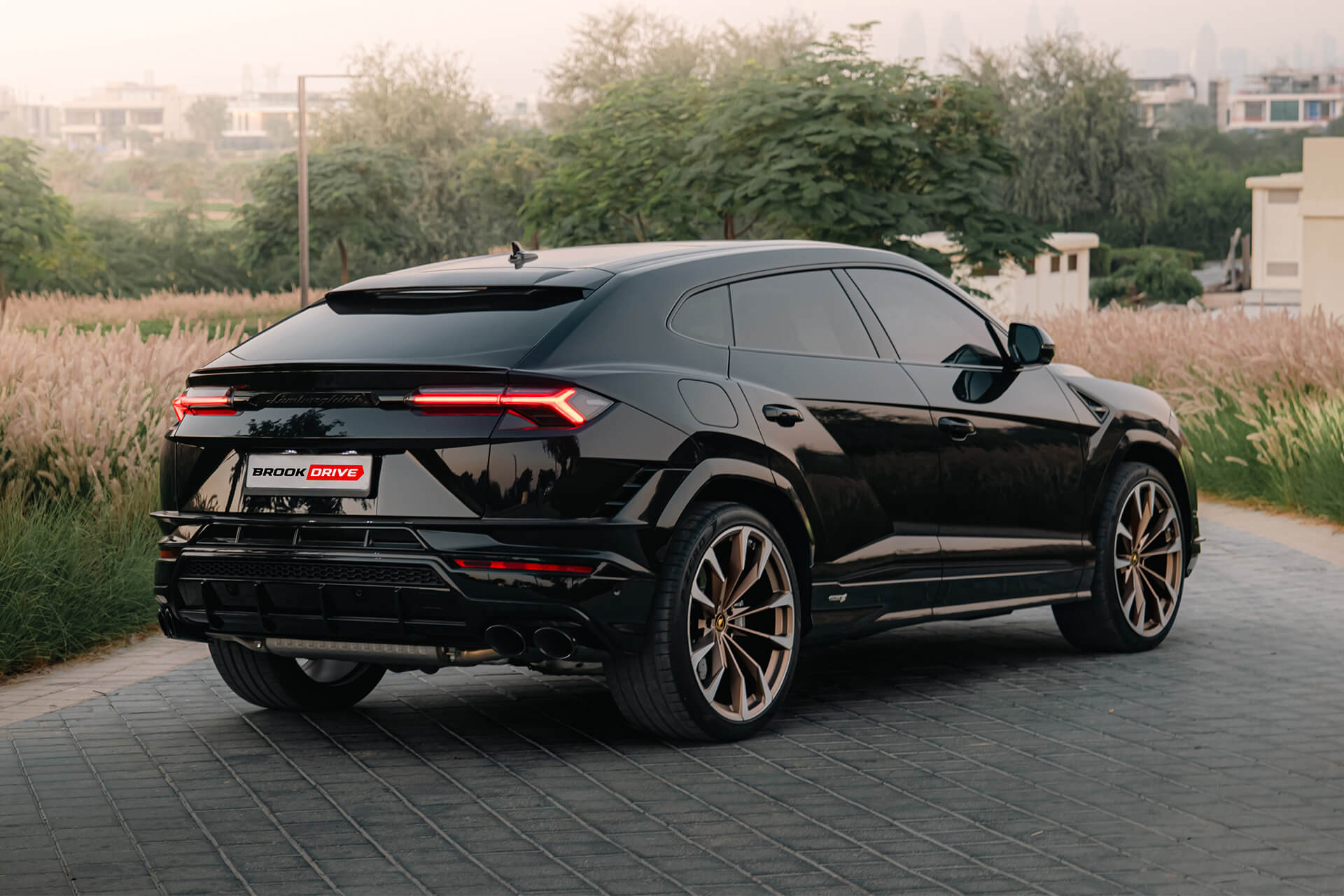 Lamborghini Urus S Nero Helene Metallic