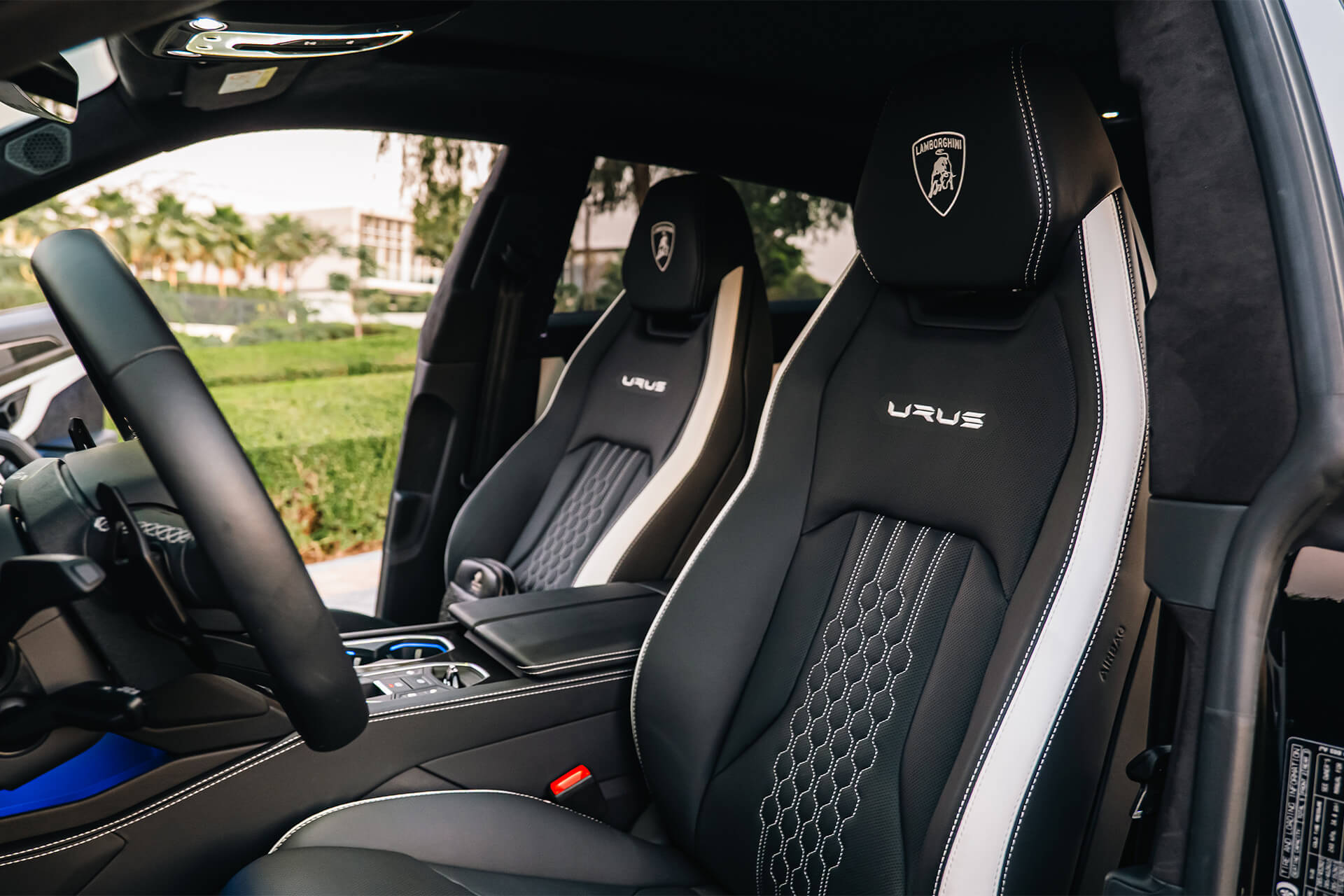 Lamborghini Urus S Nero Helene Metallic