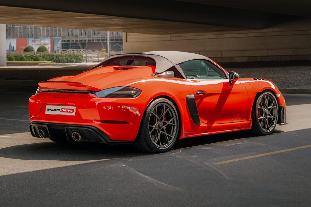 Porsche 718 Spyder RS Guards Red
