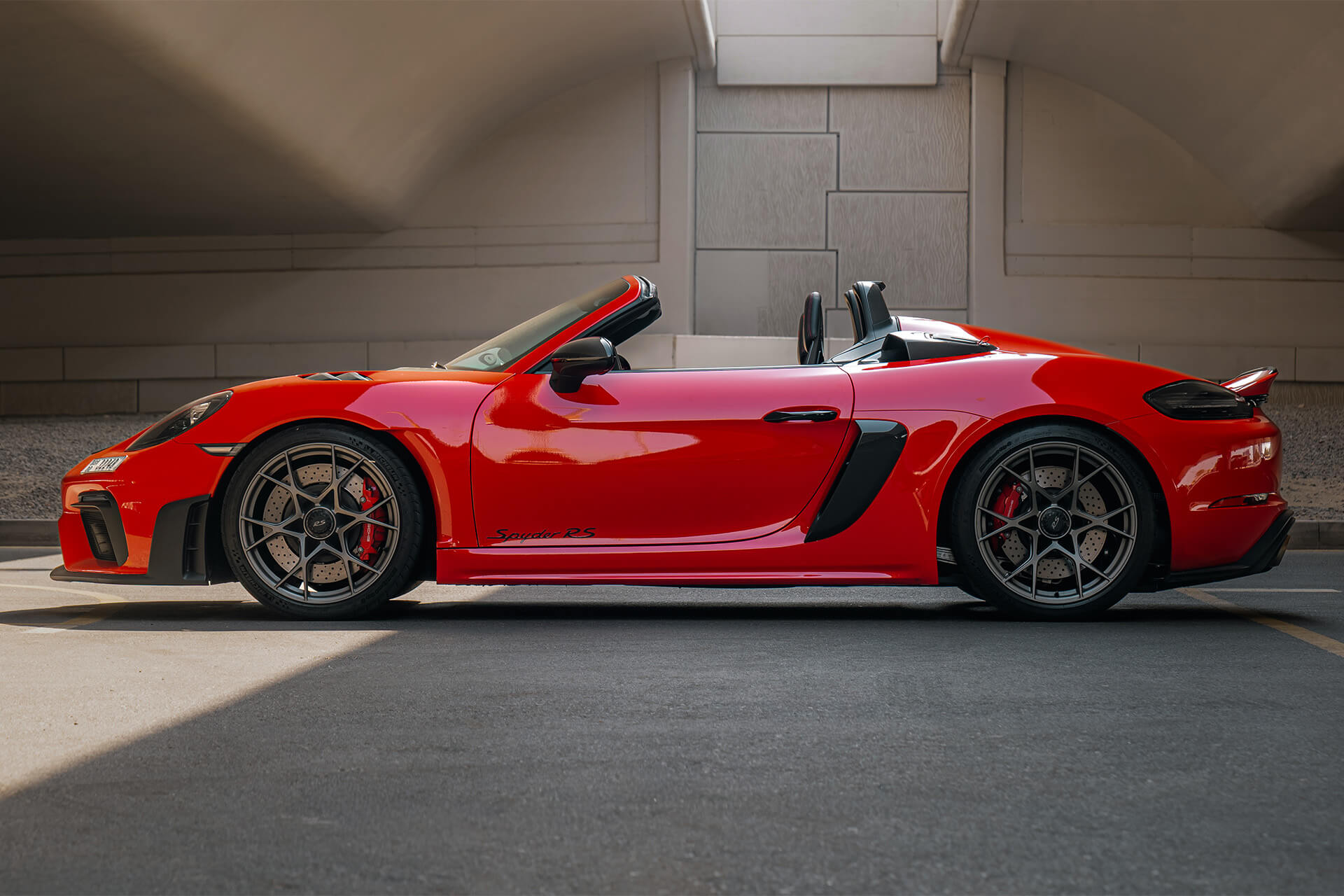 Porsche 718 Spyder RS Guards Red