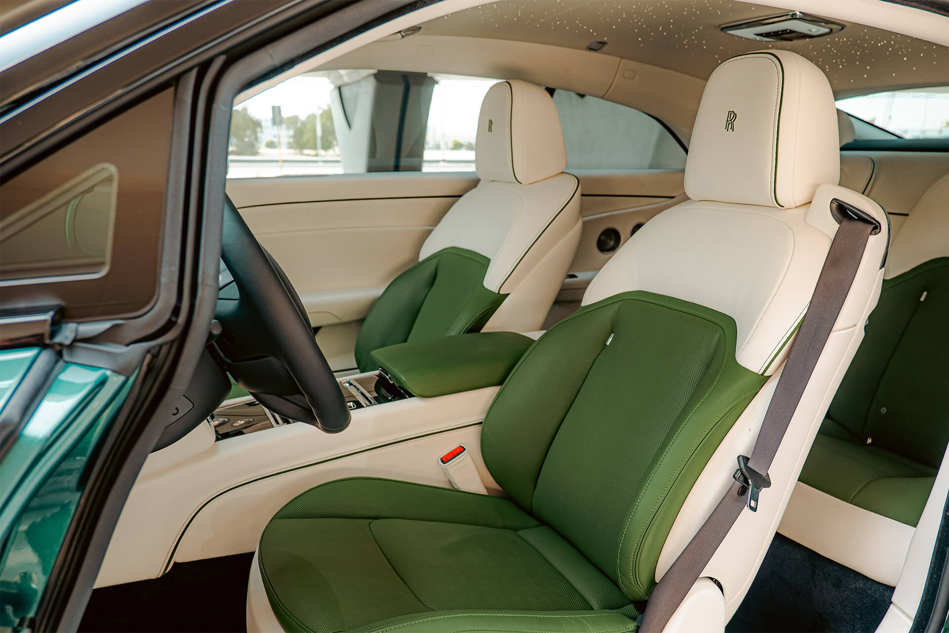 Rolls Royce Spectre Black Badge Imperial Jade