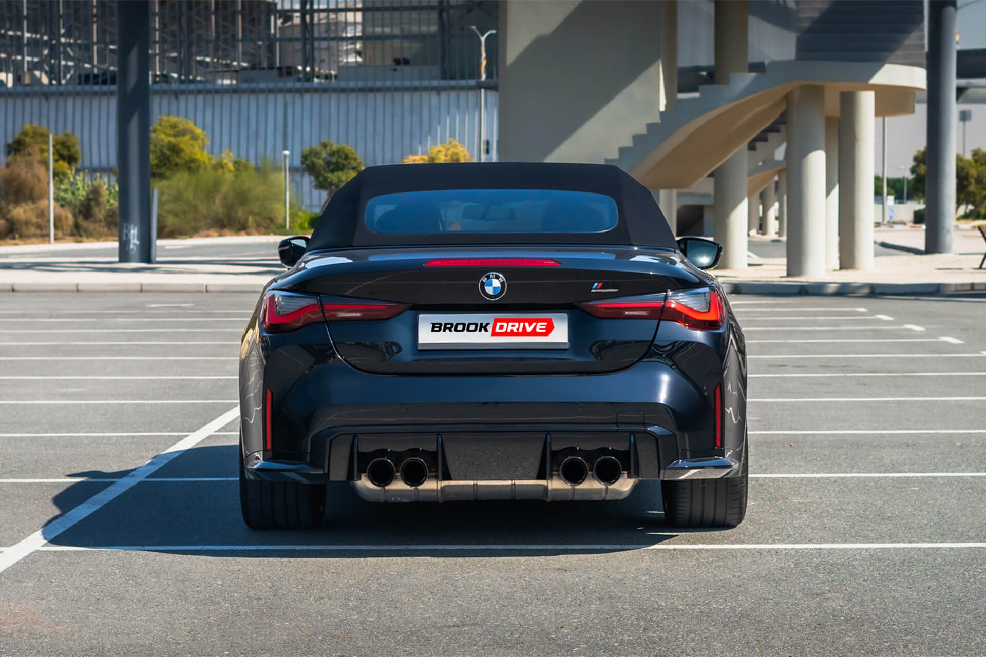 BMW M4 Competition Convertible Tanzanite Blue II Metallic