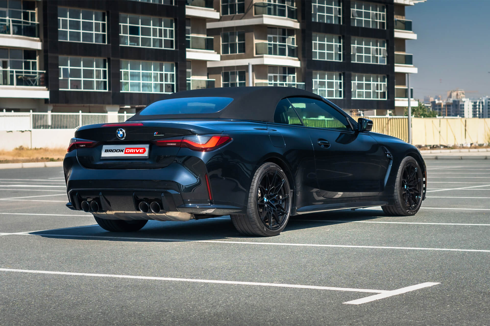 BMW M4 Competition Convertible Tanzanite Blue II Metallic