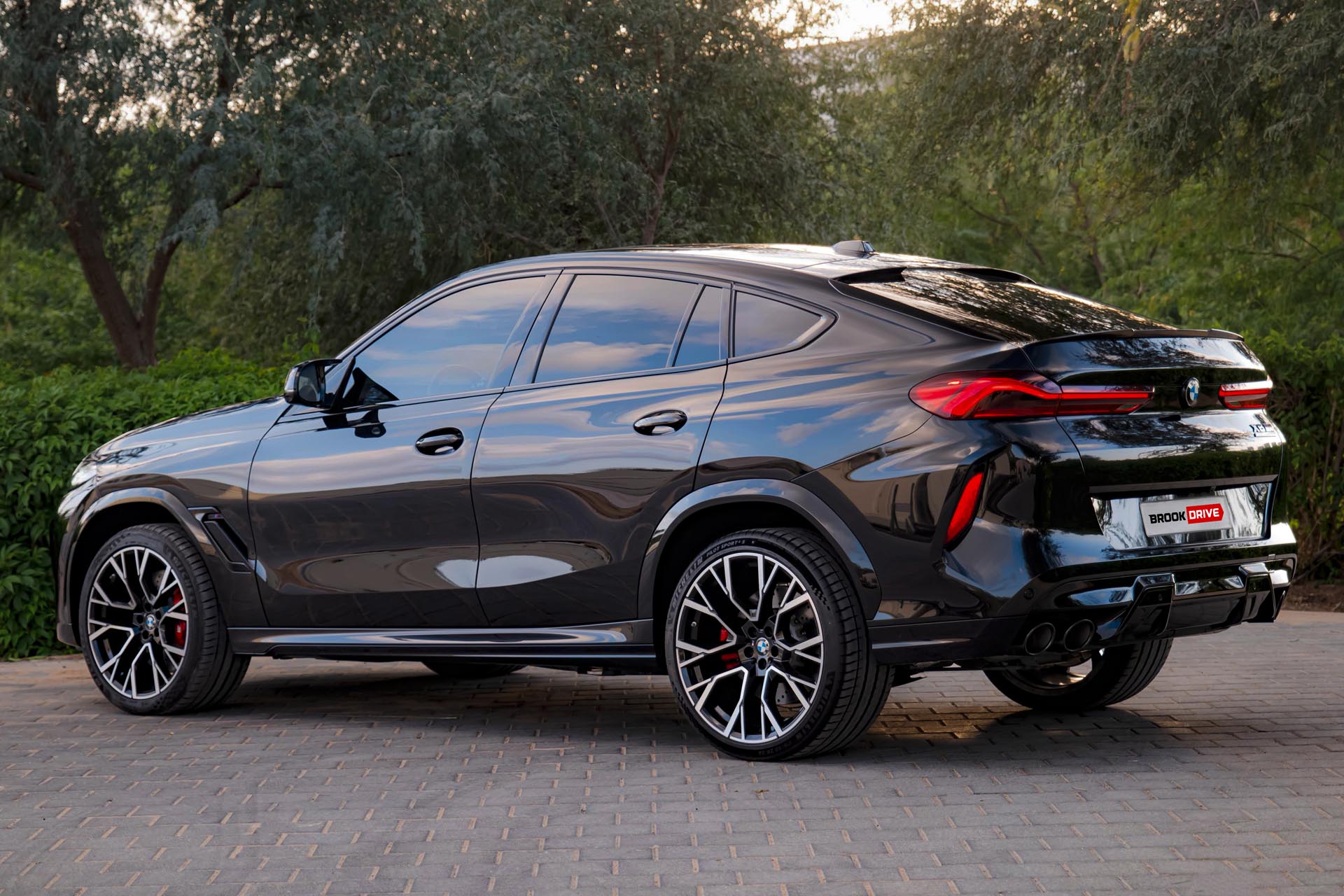 BMW X6 M Competition Black Sapphire Metallic