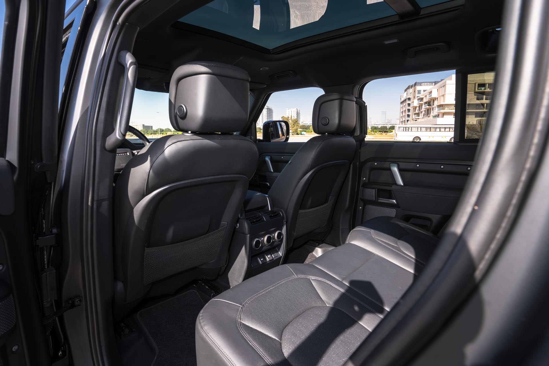 Land Rover Defender Matte Black