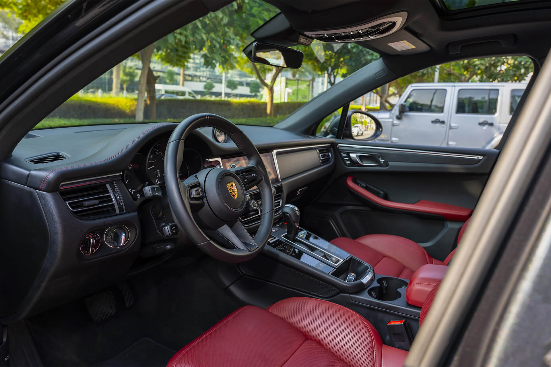Porsche Macan T Matte Black