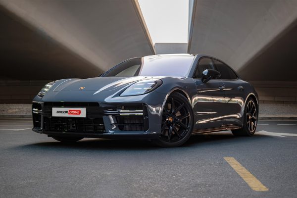 Porsche Panamera for rent in Dubai