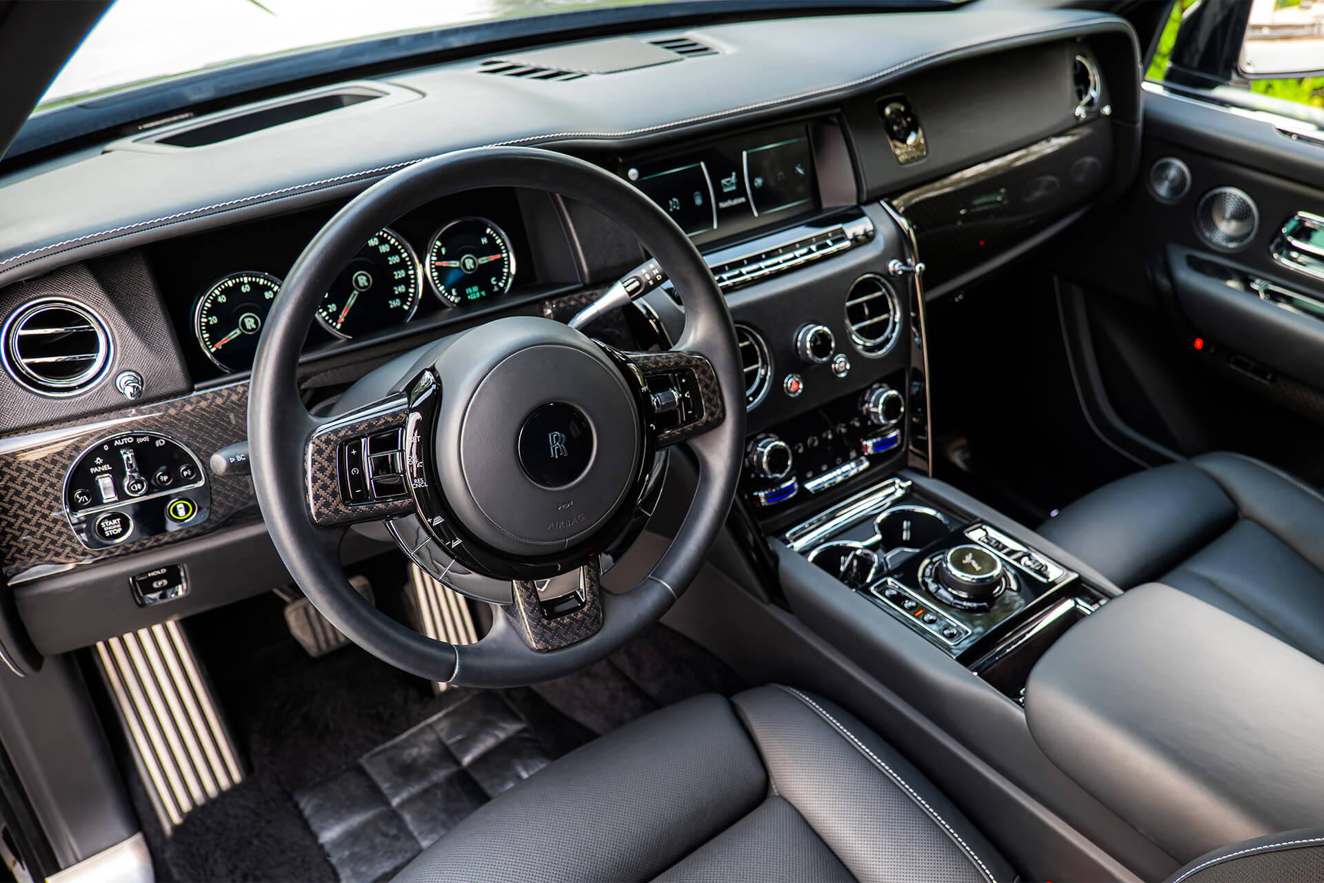 Rolls Royce Cullinan Black Badge Black
