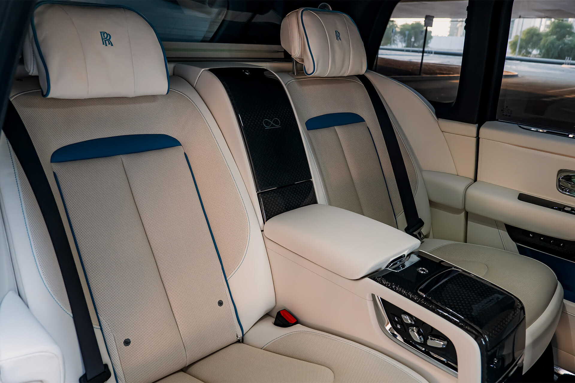 Rolls Royce Cullinan Black Badge Nardo Gray