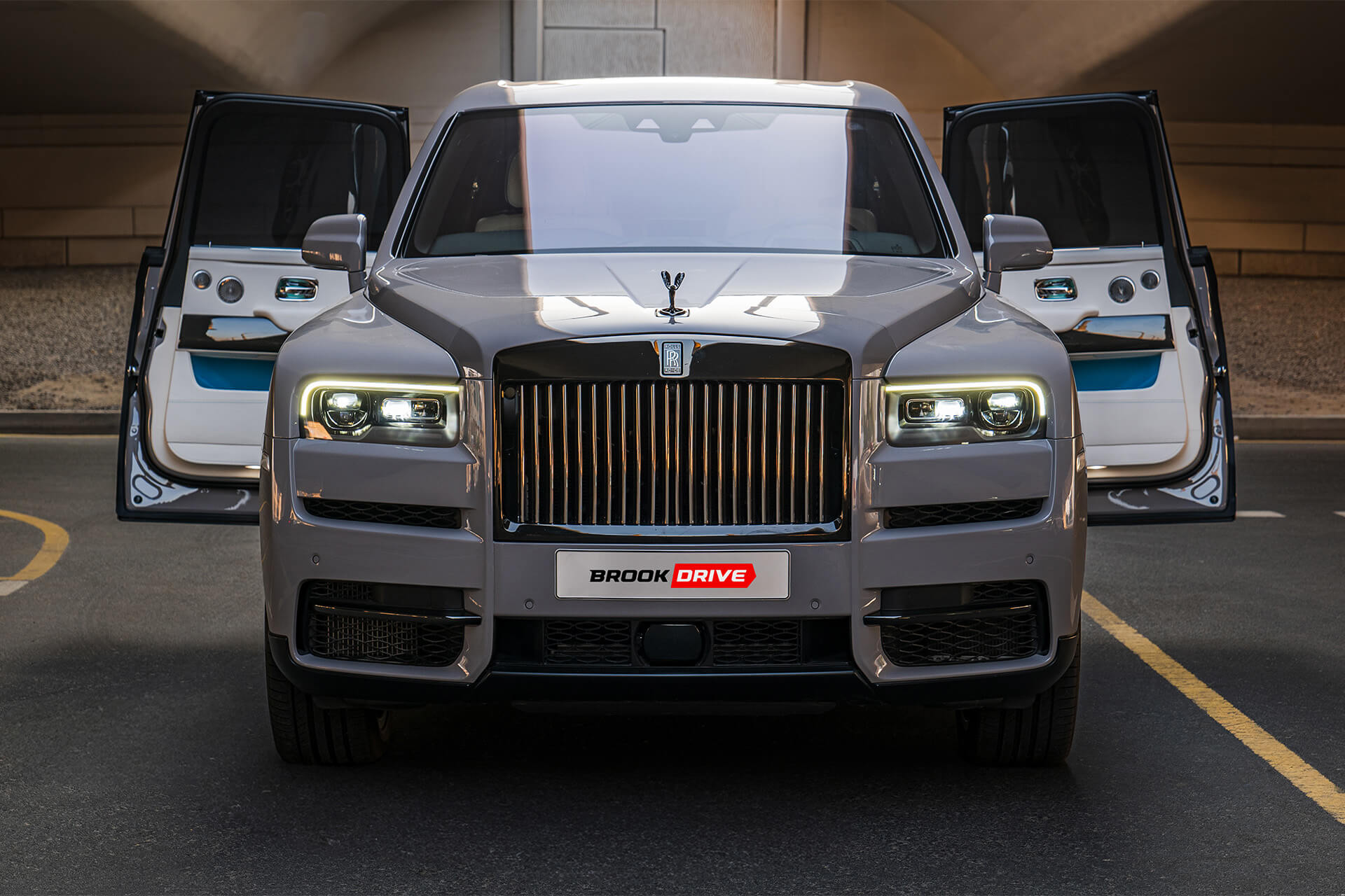 Rolls Royce Cullinan Black Badge Nardo Gray