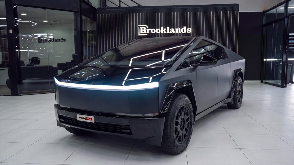 TESLA Cybertruck Cyberbeast